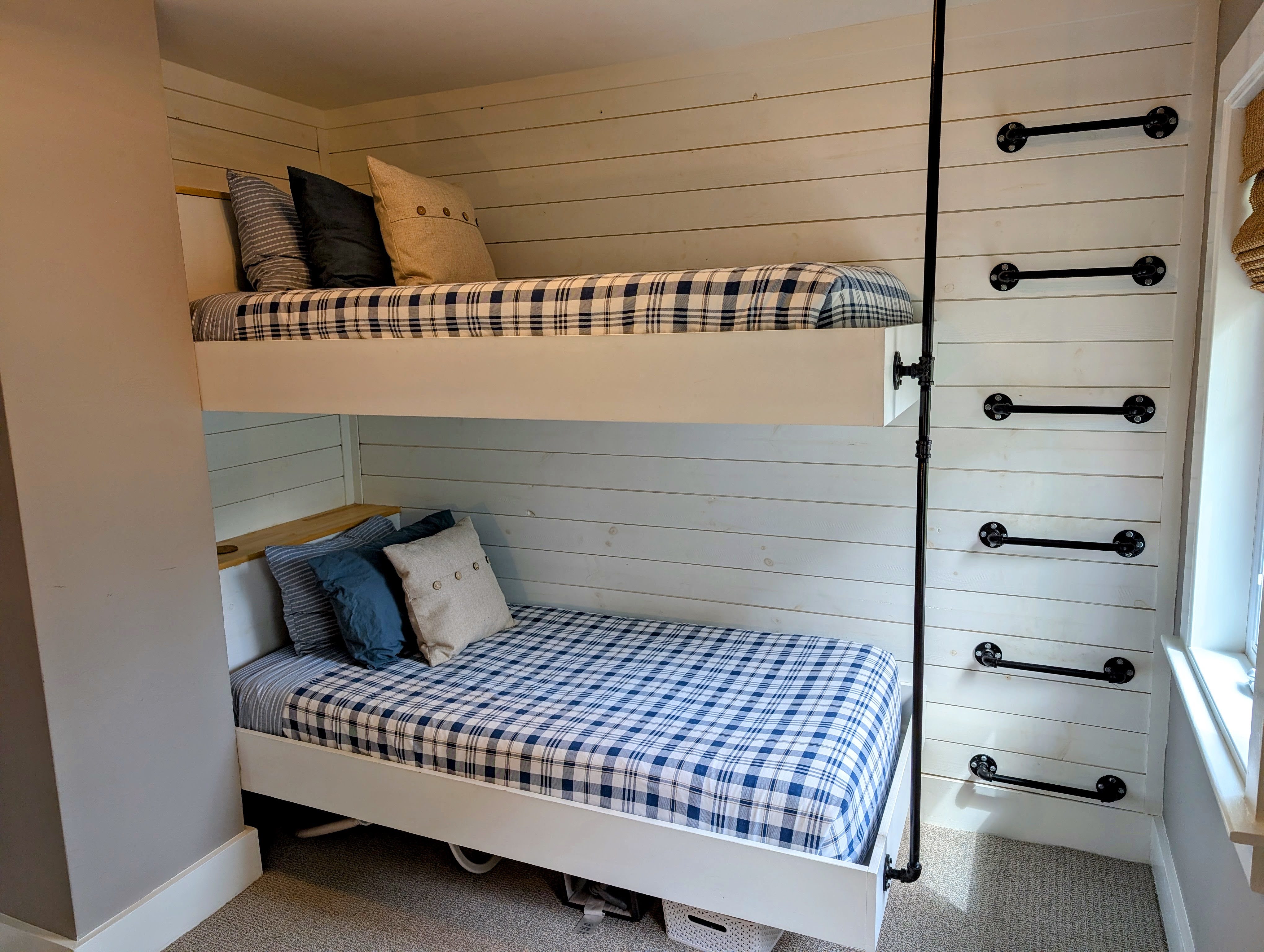 2nd Floor - Bunkroom Photo